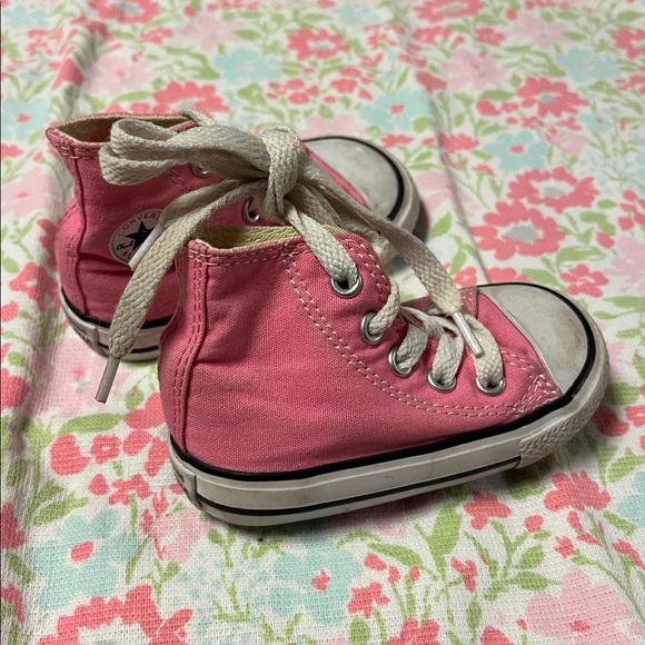 Vintage  Pink Converse High Top Chuck Taylor Toddler  Shoes! - Picture 8 of 14